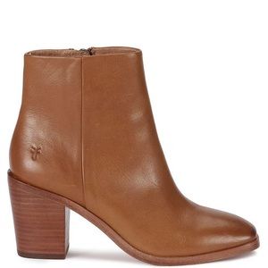 NEW RARE Frye Georgia Leather Zip Ankle Booties Sz 8 NWT